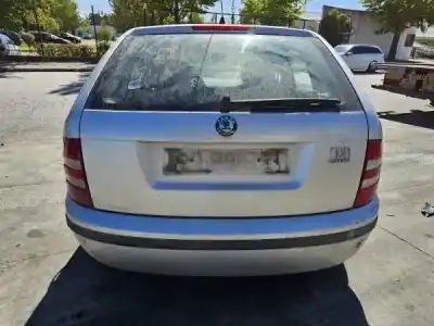 Véhicule à la ferraille skoda fabia i combi (6y5) 1.4 16v de l'année 2001 alimenté bbz