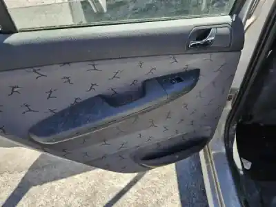 Véhicule à la ferraille skoda fabia i combi (6y5) 1.4 16v de l'année 2001 alimenté bbz