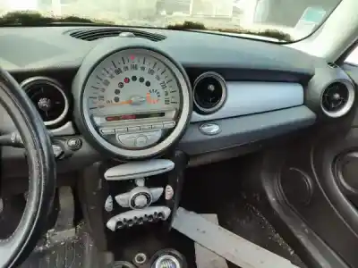 Veículo de Sucata mini mini (r56) one do ano 2010 alimentado n12 b14 a Veículo de Sucata mini mini (r56) one do ano 2010 alimentado n12 b14 a