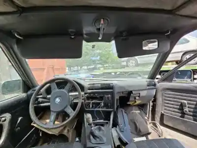 Véhicule à la ferraille bmw 3 (e30) 324 d de l'année 1998 alimenté m21 d24 (246da)