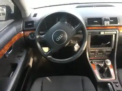 Véhicule à la ferraille audi a4 b6 (8e2) 1.9 tdi de l'année 2018 alimenté  Véhicule à la ferraille audi a4 b6 (8e2) 1.9 tdi de l'année 2018 alimenté