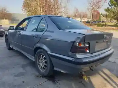 Veicolo di demolizione bmw 3 (e36) 325 td dell'anno 2004 alimentato m51 d25 (256t1)