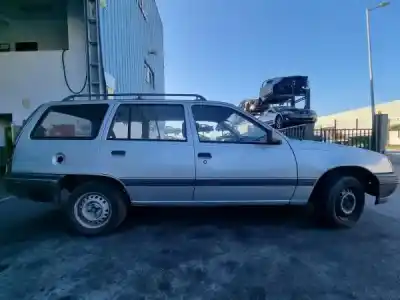 Veículo de Sucata opel kadett e combi (t85) 1.4 s (c15. c35. d15. d35) do ano 1990 alimentado 14 nv