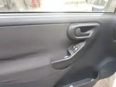 Veículo de Sucata opel corsa d van gasóleo 2008 3p do ano 2004 alimentado z 13 dt