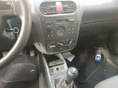 Veículo de Sucata opel corsa d van gasóleo 2008 3p do ano 2004 alimentado z 13 dt