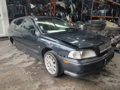 Здавання транспортного засобу volvo v40 combi (vw) 1.9 td gasóleo 1997 5p року 1997 потужний d 4192 t
