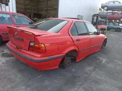 Vehicul casat bmw 3 (e36) 318 i al anului 1999 alimentat m40 b18 (184e1)