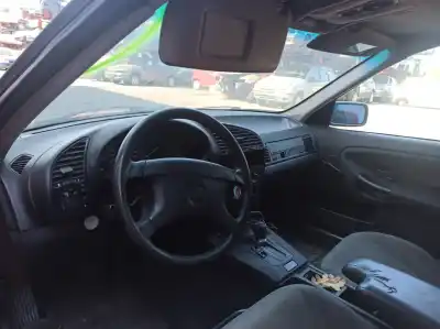 Vehicul casat bmw 3 (e36) 318 i al anului 1999 alimentat m40 b18 (184e1)