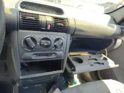 Veículo de Sucata opel corsa b (s93) 1.0 i 12v (f08. f68. m68) do ano 1998 alimentado x 10 xe