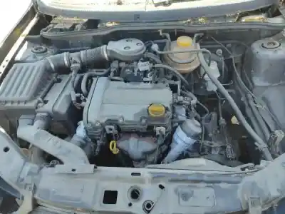 Veículo de Sucata opel corsa b (s93) 1.0 i 12v (f08. f68. m68) do ano 1998 alimentado x 10 xe
