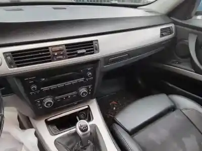 Veículo de Sucata bmw 3 touring (e91) 320 d do ano 2010 alimentado n47 d20 c