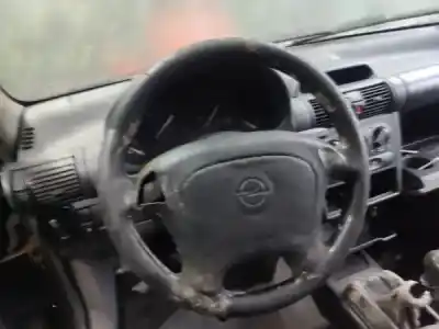 Veicolo di demolizione opel corsa b (s93) 1.2 i (f08 f68 m68) dell'anno 1995 alimentato 