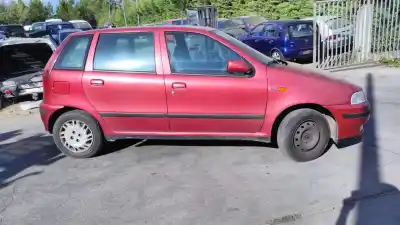 Veículo de Sucata fiat punto berl. (176) 1.7 turbodiesel do ano 1999 alimentado 176 a3.000