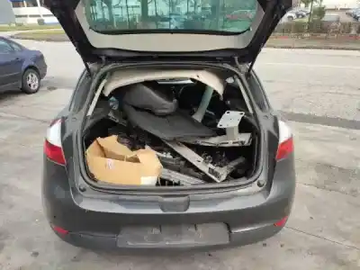 Hurda Aracı renault megane iii fastback (bz0/1_, b3_) 1.9 dci (bz0n, bz0j) yılın 2010 güçlü f9q 870