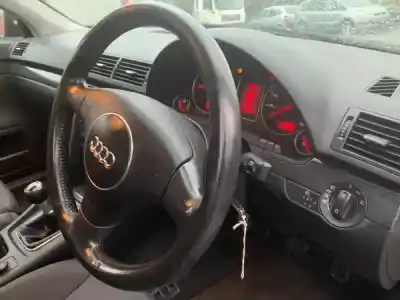 Vehicul casat audi a4 b6 (8e2) 1.9 tdi al anului 2004 alimentat avb