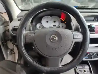Véhicule à la ferraille opel corsa c (x01) 1.2 (f08, f68) de l'année 2003 alimenté z 12 xe Véhicule à la ferraille opel corsa c (x01) 1.2 (f08, f68) de l'année 2003 alimenté z 12 xe