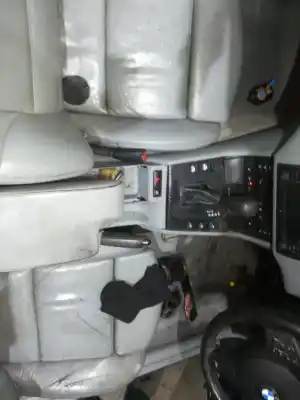 Veículo de Sucata bmw 3 (e46) 330 i do ano 2002 alimentado m54 b30 (306s3)