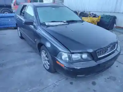 Veículo de Sucata volvo v40 combi (vw) 1.9 td gasóleo 1997 5p do ano 2002 alimentado d 4192 t3