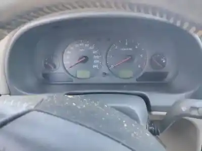 Veículo de Sucata volvo v40 combi (vw) 1.9 td gasóleo 1997 5p do ano 2002 alimentado d 4192 t3