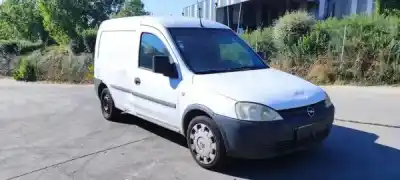 Veículo de Sucata opel combo tour 1.3 cdti 16v do ano 2006 alimentado z 13 dt