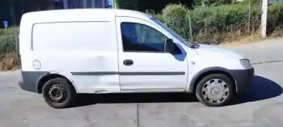 Veículo de Sucata opel combo tour 1.3 cdti 16v do ano 2006 alimentado z 13 dt