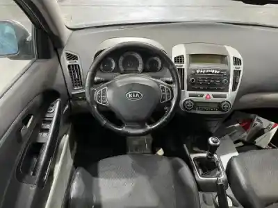 Veicolo di demolizione kia ceed (ed) 2.0 emotion dell'anno 2009 alimentato d4ea