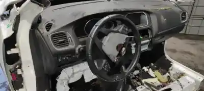 Здавання транспортного засобу volvo v40 hatchback (525) d2 року 2023 потужний 