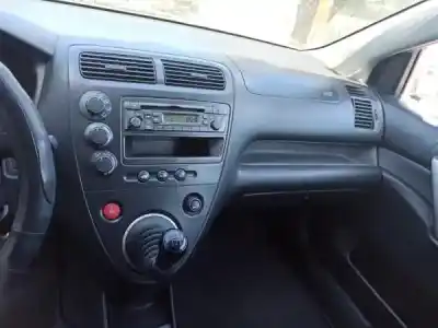 Sloopvoertuig honda civic vii hatchback (eu, ep, ev) 1.6 i (ep2 eu8 eu6) van het jaar 2001 aangedreven d16v1 Sloopvoertuig honda civic vii hatchback (eu, ep, ev) 1.6 i (ep2 eu8 eu6) van het jaar 2001 aangedreven d16v1