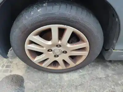 Veículo de Sucata honda civic vii hatchback (eu, ep, ev) 1.6 i (ep2 eu8 eu6) do ano 2005 alimentado 