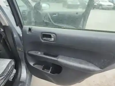 Veículo de Sucata honda civic vii hatchback (eu, ep, ev) 1.6 i (ep2 eu8 eu6) do ano 2005 alimentado 