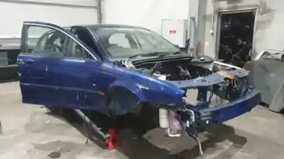 Здавання транспортного засобу JAGUAR X-TYPE I (X400) 2.5 V6 A las 4 ruedas року 2000 потужний 