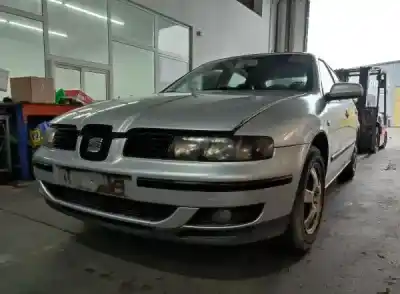 Здавання транспортного засобу seat leon (1m1) 1.6 року 2001 потужний 0