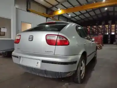 Здавання транспортного засобу seat leon (1m1) 1.6 року 2001 потужний 0