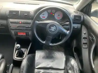 Здавання транспортного засобу seat leon (1m1) 1.9 tdi року 2004 потужний arl