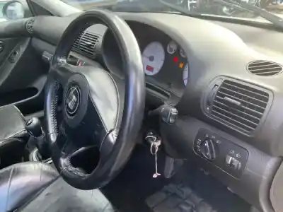 Здавання транспортного засобу seat leon (1m1) 1.9 tdi року 2004 потужний arl