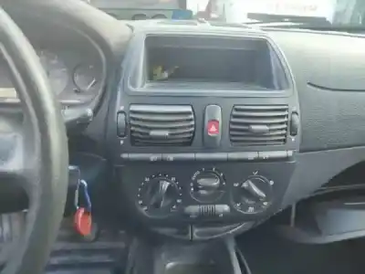 Veículo de Sucata fiat marea weekend (185_) 1.2 16v do ano 2000 alimentado 182 b2.000