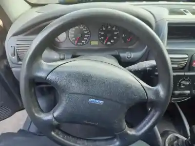 Veículo de Sucata fiat marea weekend (185_) 1.2 16v do ano 2000 alimentado 182 b2.000