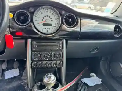 Véhicule à la ferraille mini mini (r50, r53) 3243 l gasolina 2024 3p de l'année 2005 alimenté w10 b16 a