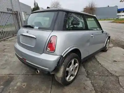 Sloopvoertuig mini mini (r50, r53) cooper van het jaar 2005 aangedreven w10 b16 a
