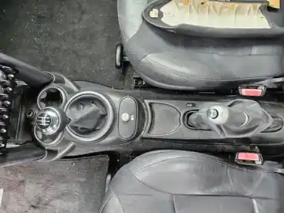 Sloopvoertuig mini mini (r50, r53) cooper van het jaar 2005 aangedreven w10 b16 a