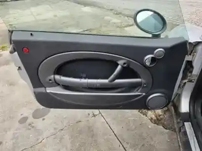 Sloopvoertuig mini mini (r50, r53) cooper van het jaar 2005 aangedreven w10 b16 a