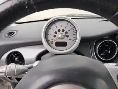 Sloopvoertuig mini mini (r50, r53) cooper van het jaar 2005 aangedreven w10 b16 a