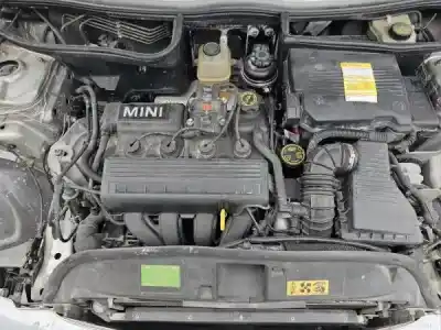 Sloopvoertuig mini mini (r50, r53) cooper van het jaar 2005 aangedreven w10 b16 a