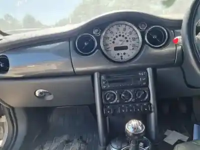 Sloopvoertuig mini mini descapotable (r52) cooper van het jaar 2006 aangedreven w10 b16 a