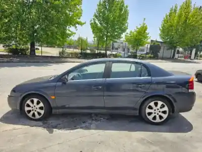 Véhicule à la ferraille opel vectra c caravan (2003->) 2.2 elegance [2.2 ltr. - 92 kw 16v dti cat (y 22 dtr / l50)] de l'année 2003 alimenté y 22 dtr