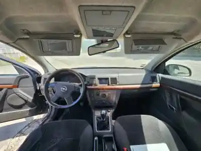 Véhicule à la ferraille opel vectra c caravan (2003->) 2.2 elegance [2.2 ltr. - 92 kw 16v dti cat (y 22 dtr / l50)] de l'année 2003 alimenté y 22 dtr