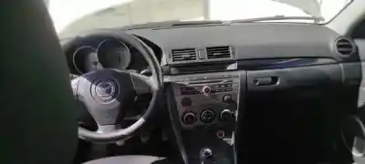 Veicolo di demolizione mazda 3 (bk) 1.6 (bk14) dell'anno 2008 alimentato 0