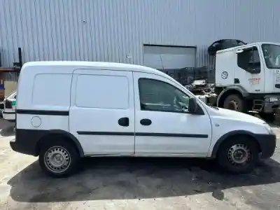 Veículo de Sucata opel combo tour 1.3 cdti 16v do ano 2008 alimentado z 13 dtj