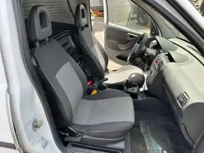 Veículo de Sucata opel combo tour 1.3 cdti 16v do ano 2008 alimentado z 13 dtj