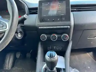 Scrapping Vehicle renault clio v (bf_) 1.0 tce 100 (b7mt) of the year 2020 powered h4d 450